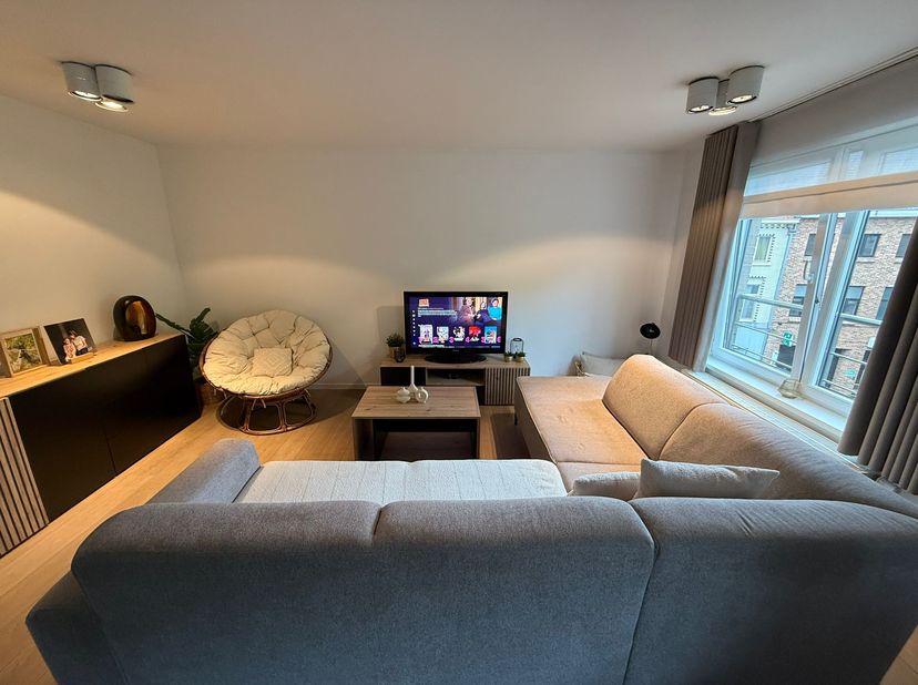 Dit toffe appartement in centrum Menen staat te huur!&lt;br /&gt;
&lt;br /&gt;
Het appartement bevindt zich op het tweede verdiep en kan je betreden via de trap o